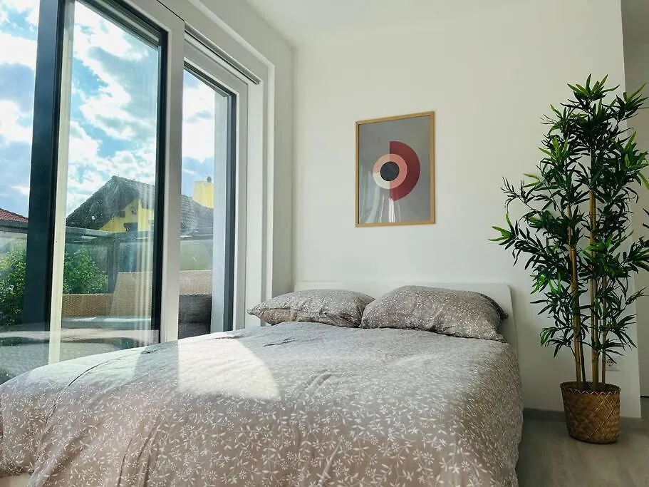 Sunny Modern Apartment With Balcony - Free Parking Vienna